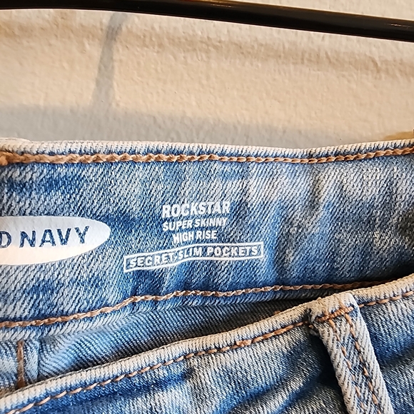 Old Navy Rockstar Super Skinny High Rise SZ 12 light denim button fly denim - Picture 3 of 7